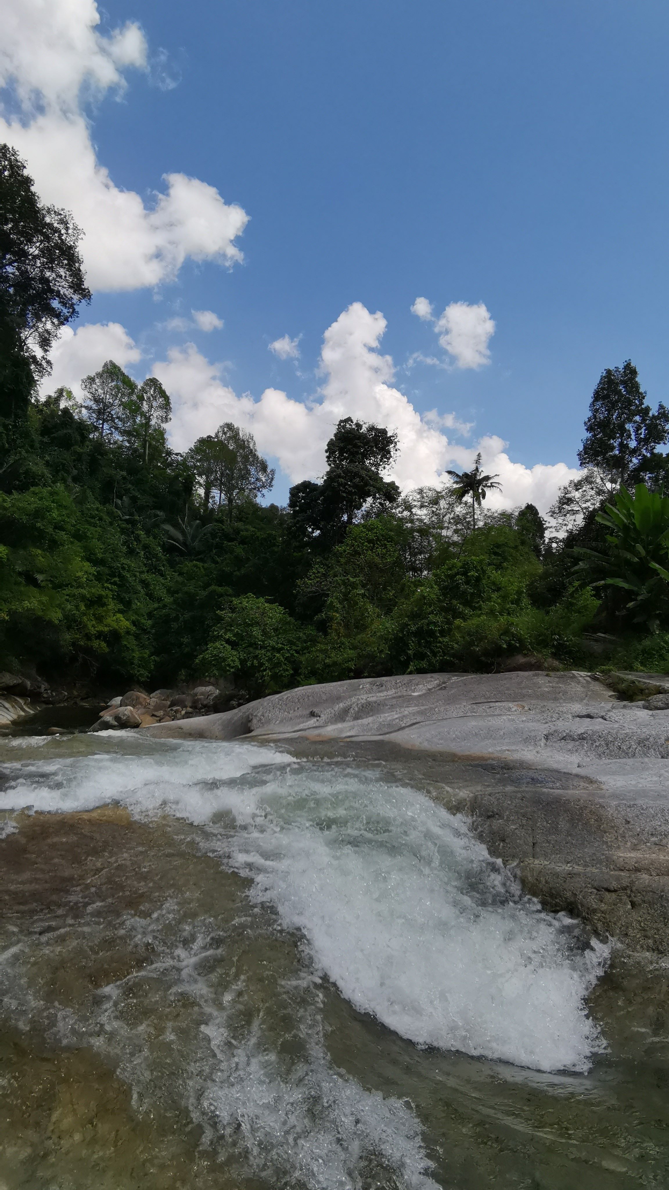 Ta-Bh'ng giant rock runs and pristine pool at 400m elevation: Just a short turn-in from our sky farm descent, a must stop-over for a late lunch picnic in the shades and nice cool dip before heading home.